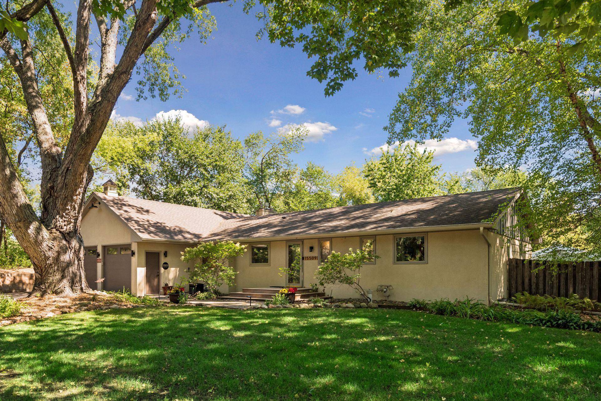 15509 Holdridge RD E, Wayzata, MN 55391