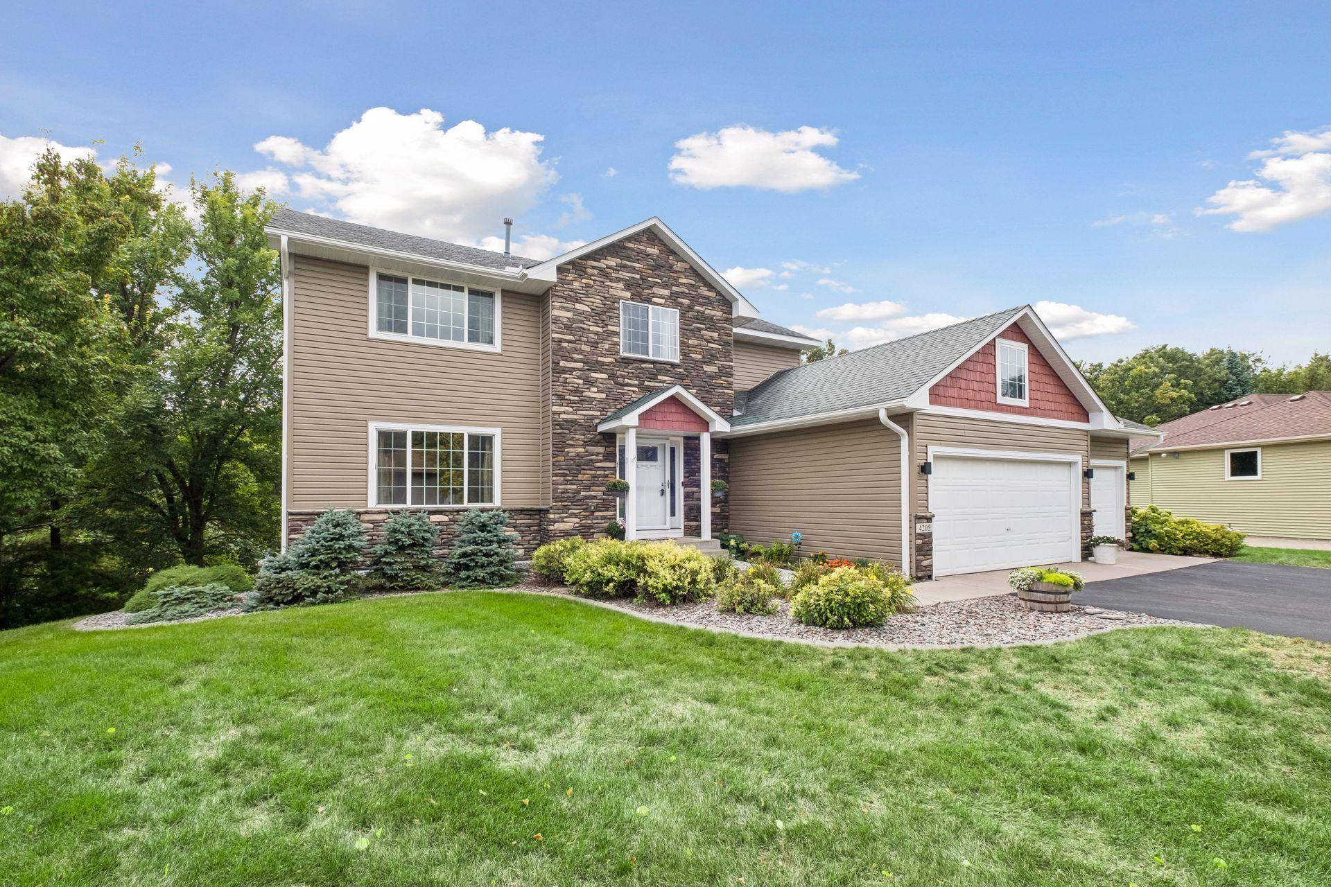 4205 Walnut RD, Saint Bonifacius, MN 55375