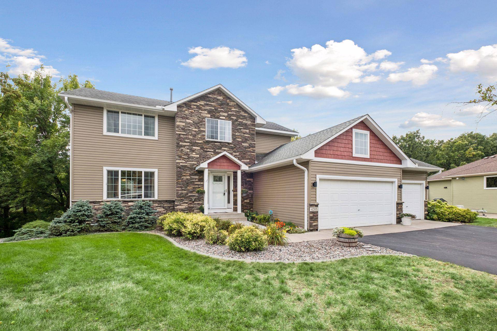 4205 Walnut RD, Saint Bonifacius, MN 55375