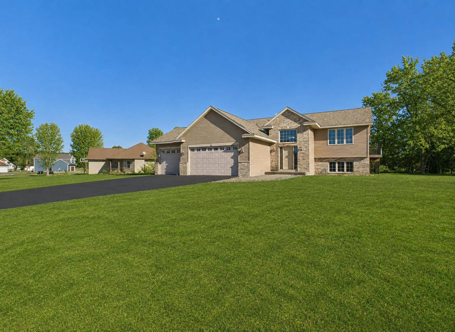 24605 140th ST NW, Zimmerman, MN 55398