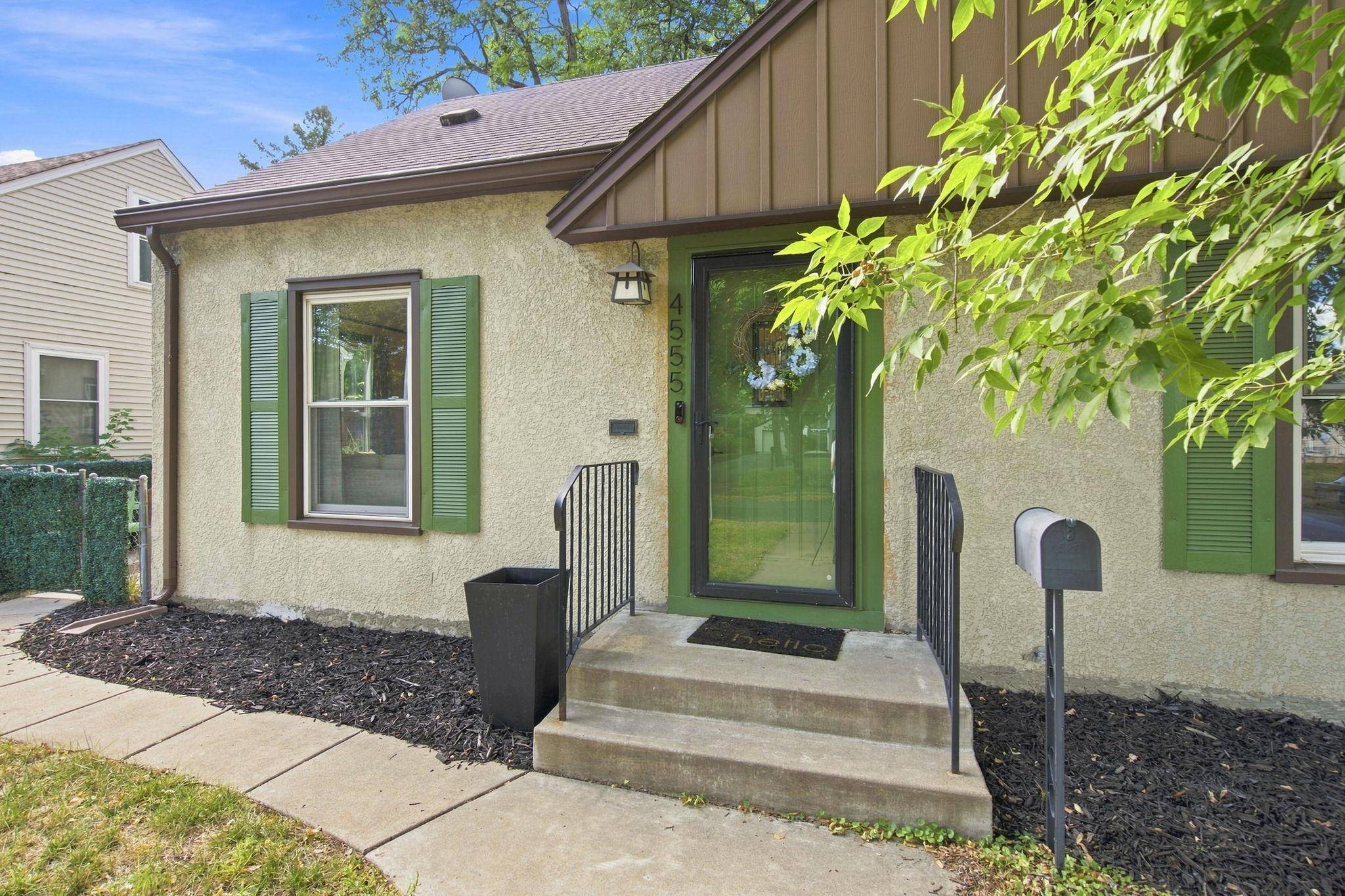 4555 Washburn AVE N, Minneapolis, MN 55412