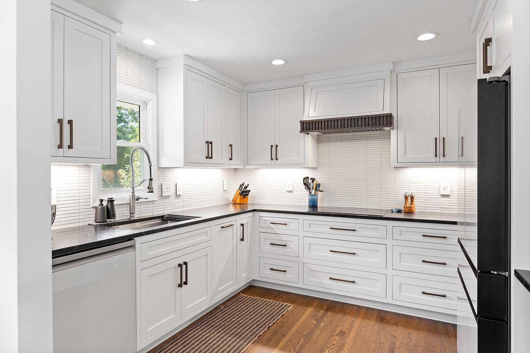 13301 Windyhill RD, Minnetonka, MN 55305