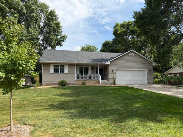 714 E Crescent LN, Litchfield, MN 55355