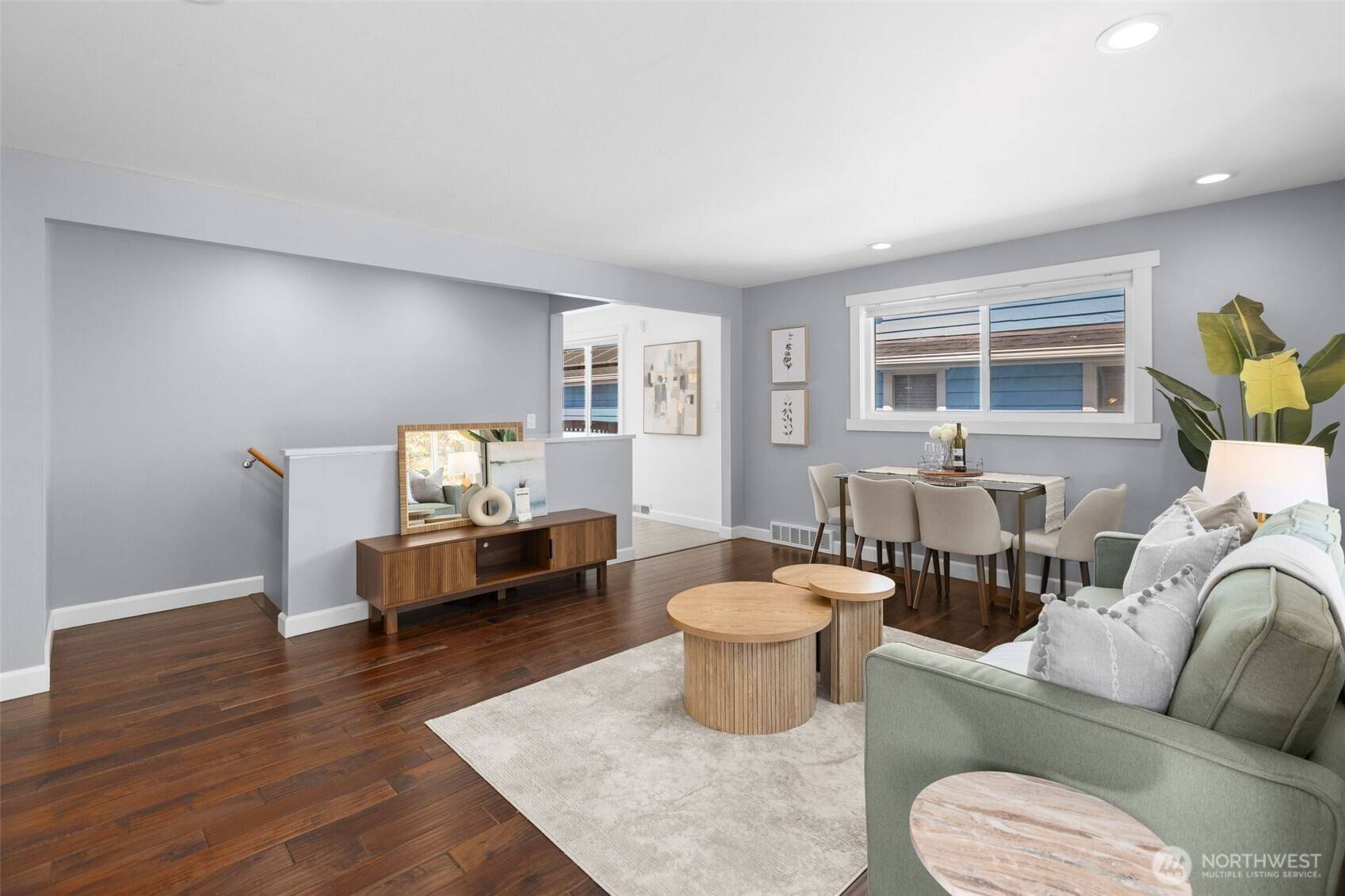 7925 15th AVE SW, Seattle, WA 98106