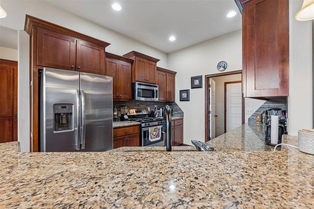 10917 SW 30th TER, Yukon, OK 73099