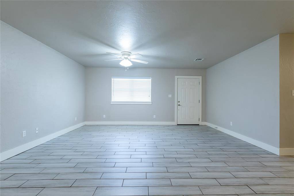 410 Hoover CIR, Elk City, OK 73644
