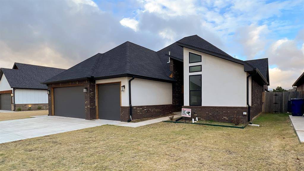621 E Barajas TER, Mustang, OK 73064