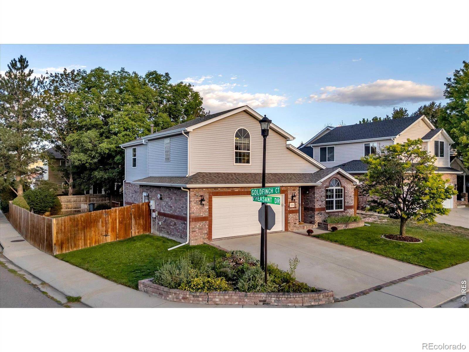 2082 Gold Finch CT, Longmont, CO 80503