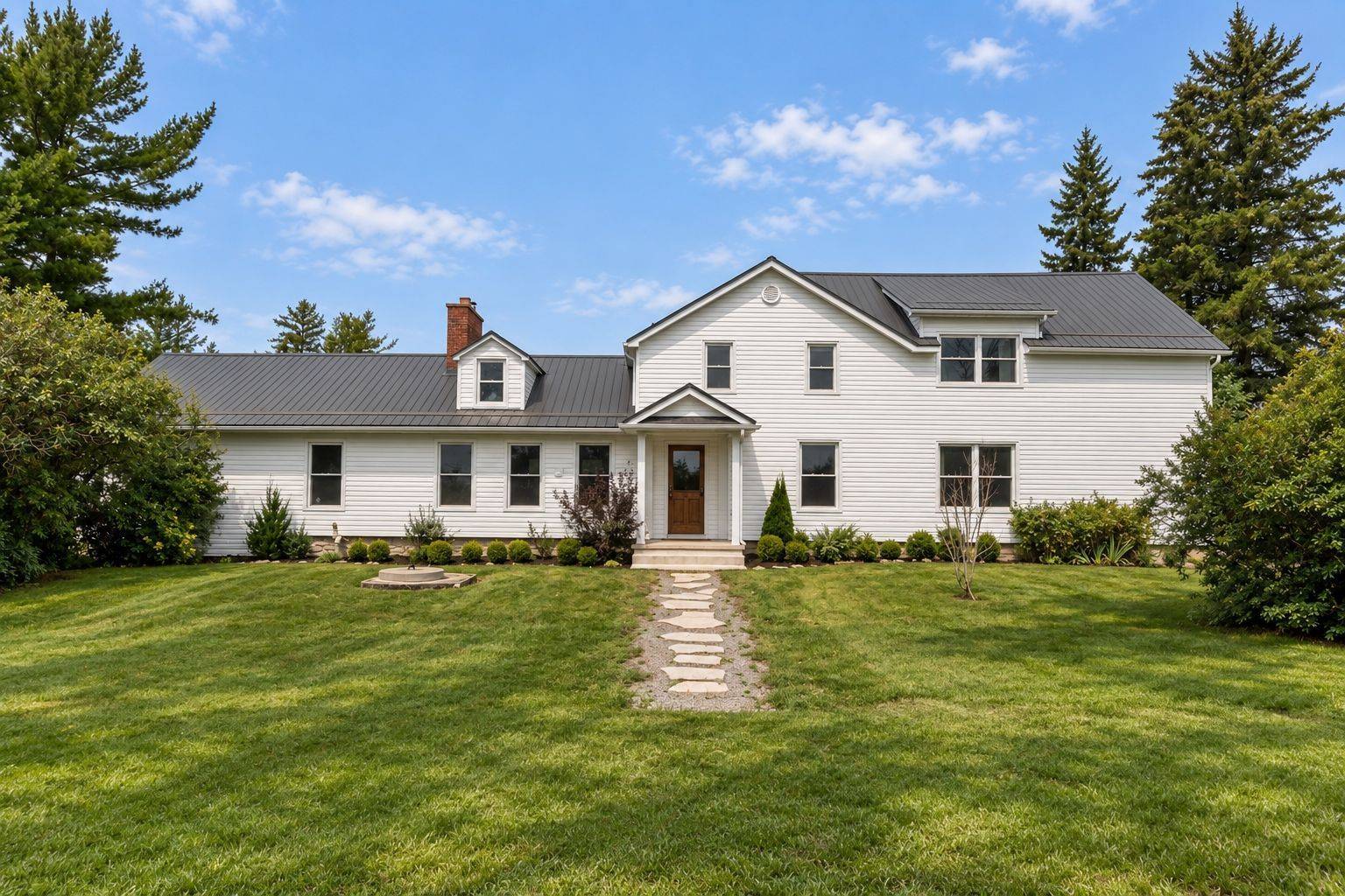 985 Melville RD, Prince Edward County, ON K0K 1T0