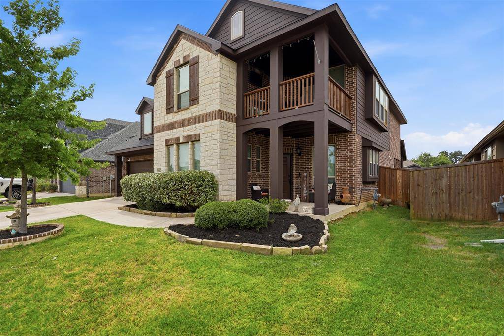 1112 Bear Oak Drive, Burleson, TX 76028
