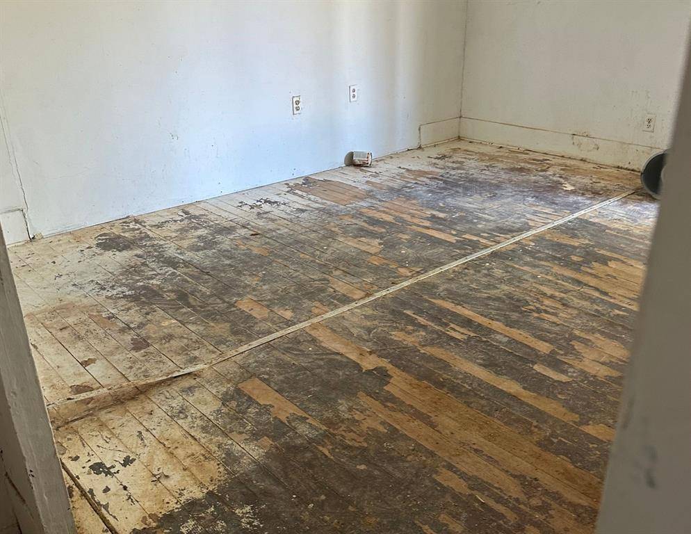 106 N Wesley Street, Itasca, TX 76055