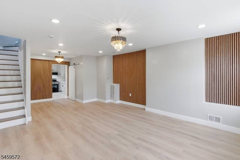26 W 2Nd St, Florence Twp., NJ 08518