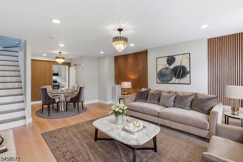 26 W 2Nd St, Florence Twp., NJ 08518
