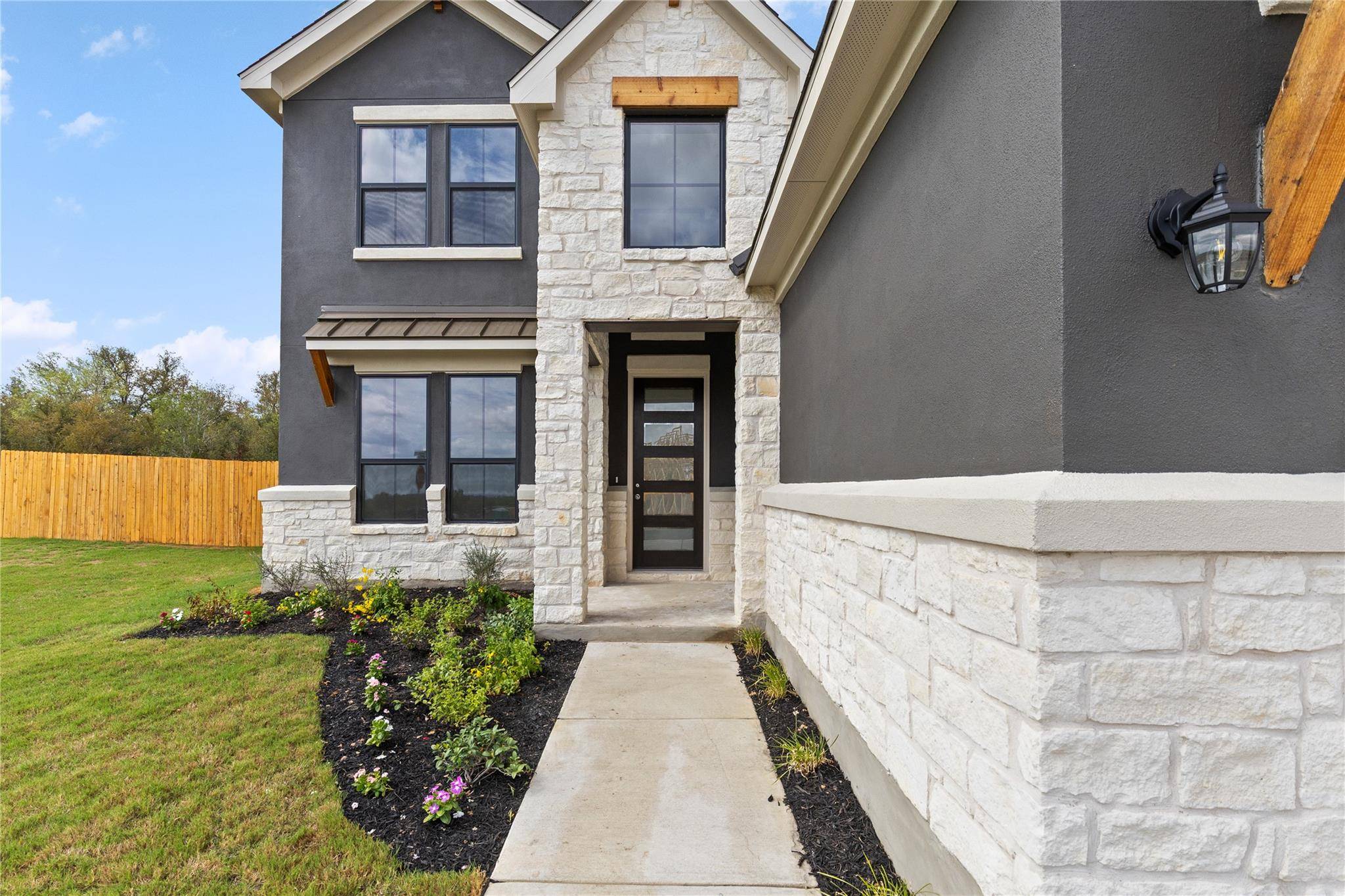 105 Little Tenina TRL, Cedar Creek, TX 78612