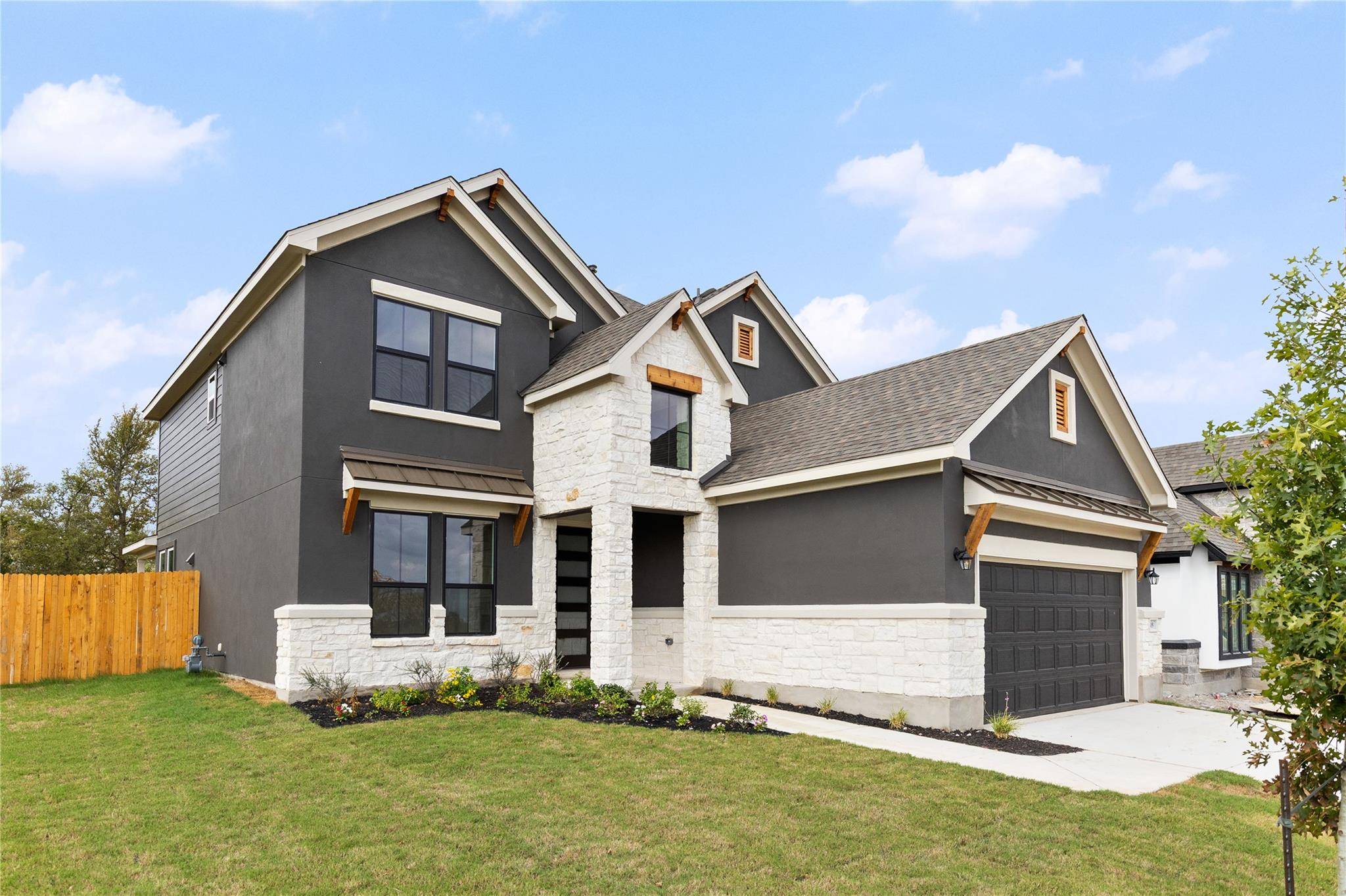 105 Little Tenina TRL, Cedar Creek, TX 78612