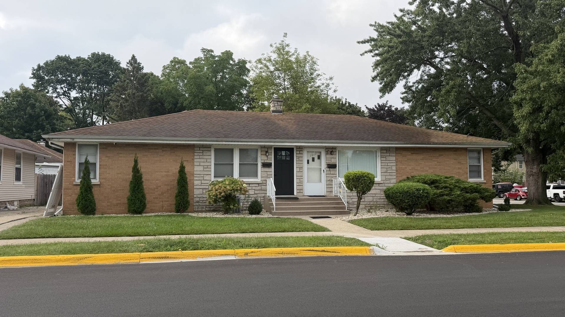 1015 18th ST, North Chicago, IL 60064
