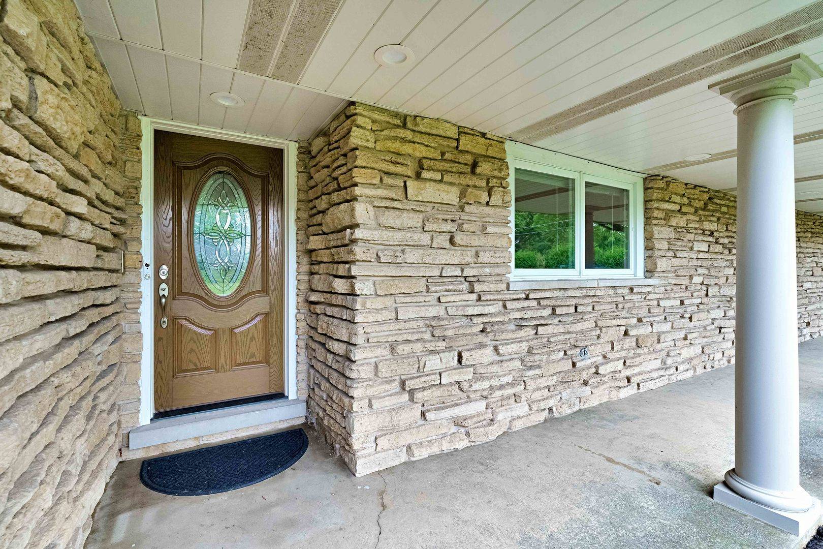 22W689 Elmwood DR, Glen Ellyn, IL 60137