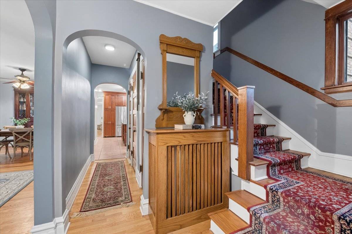 815 N Marion ST, Oak Park, IL 60302