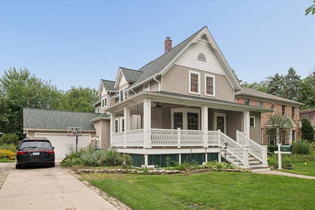 815 N Marion ST, Oak Park, IL 60302
