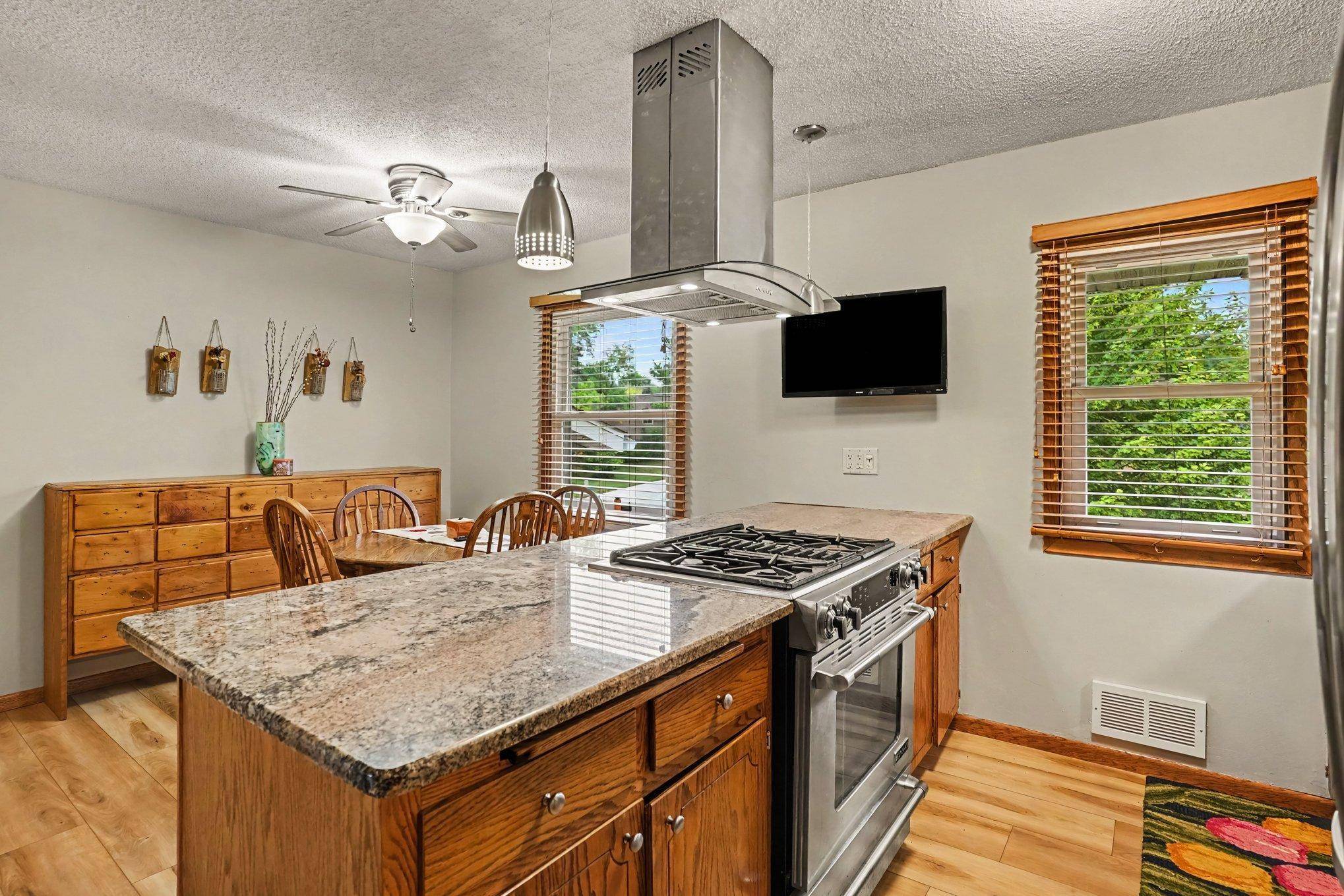 8320 Isle AVE S, Cottage Grove, MN 55016