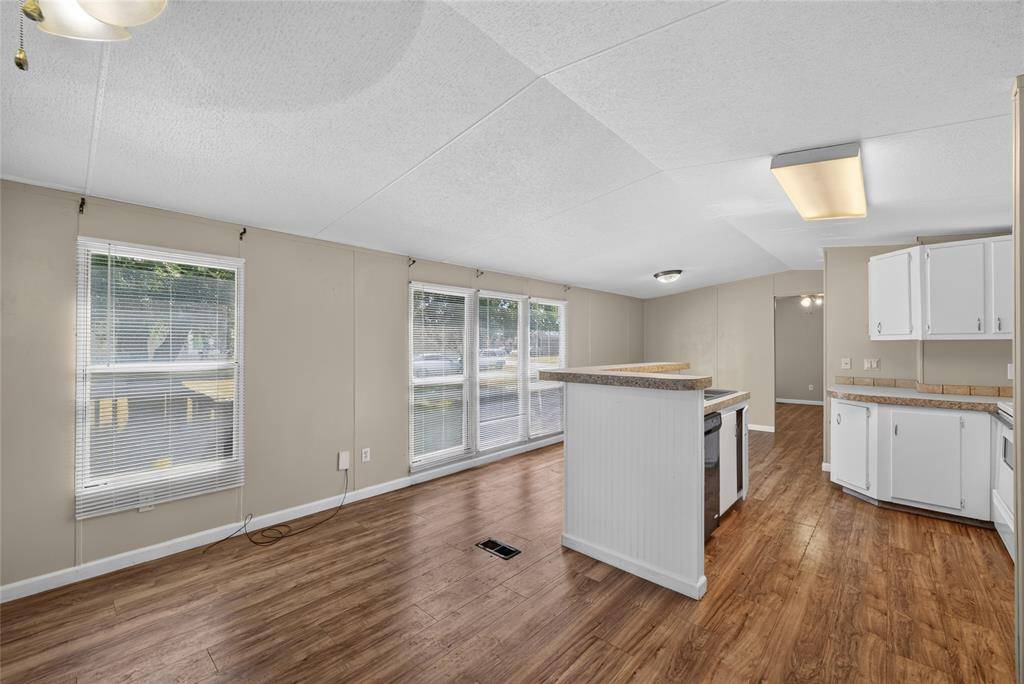 1341 Flying L Lane #10, Mansfield, TX 76063