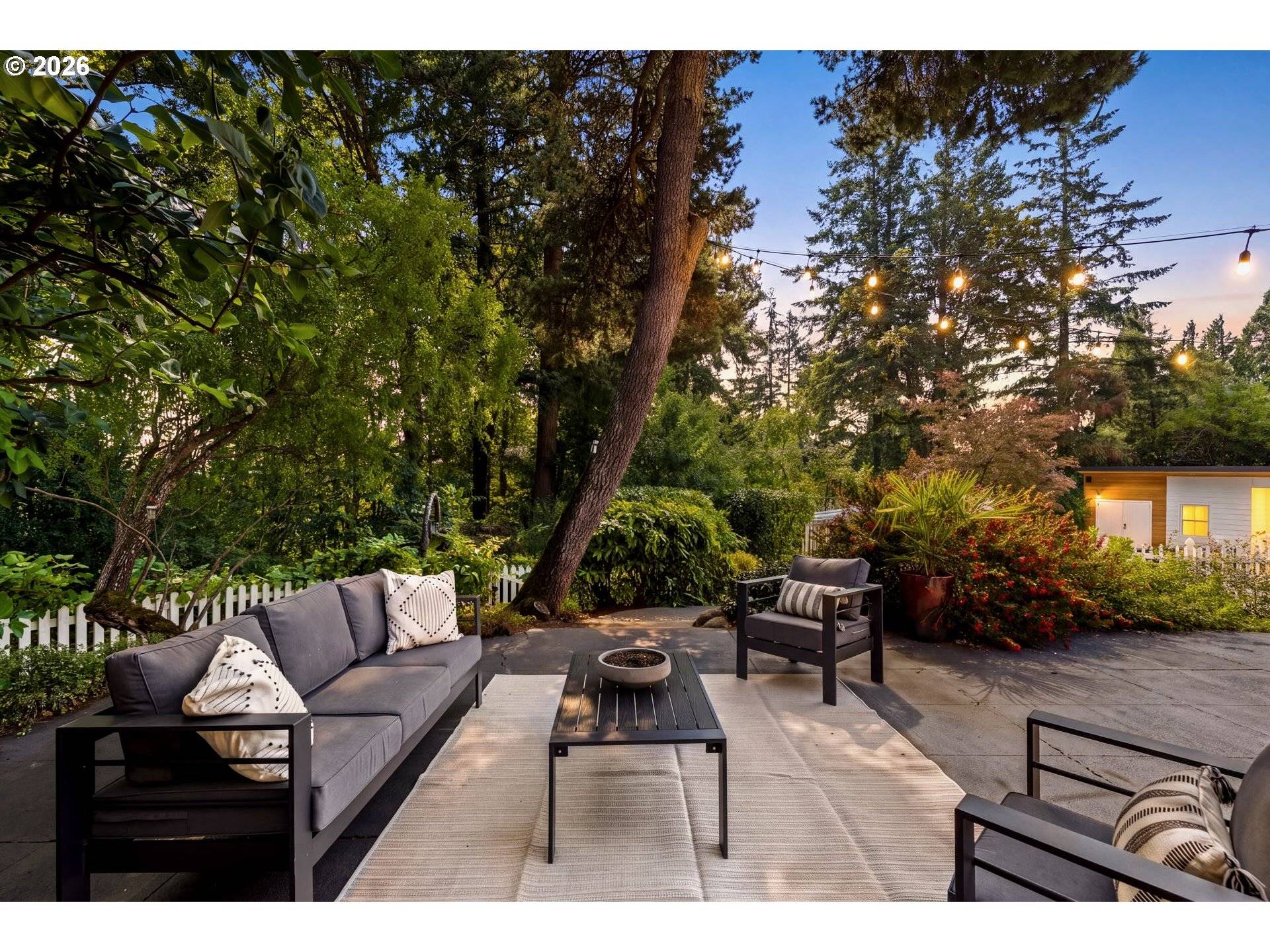 3926 SW MARTINS LN, Portland, OR 97239