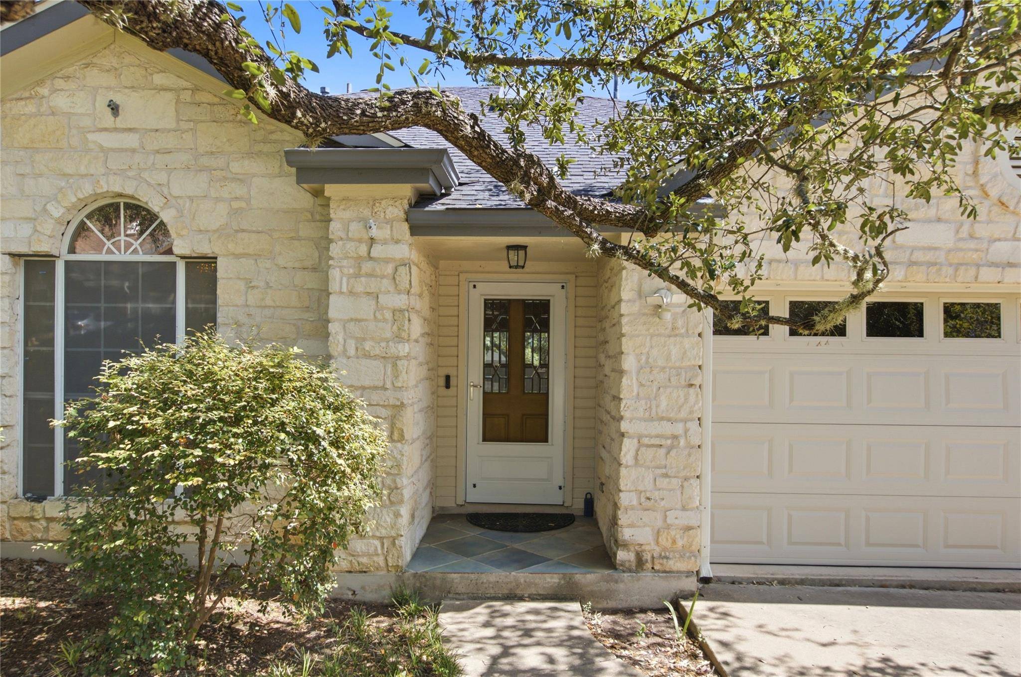 6032 Roxbury LN, Austin, TX 78739