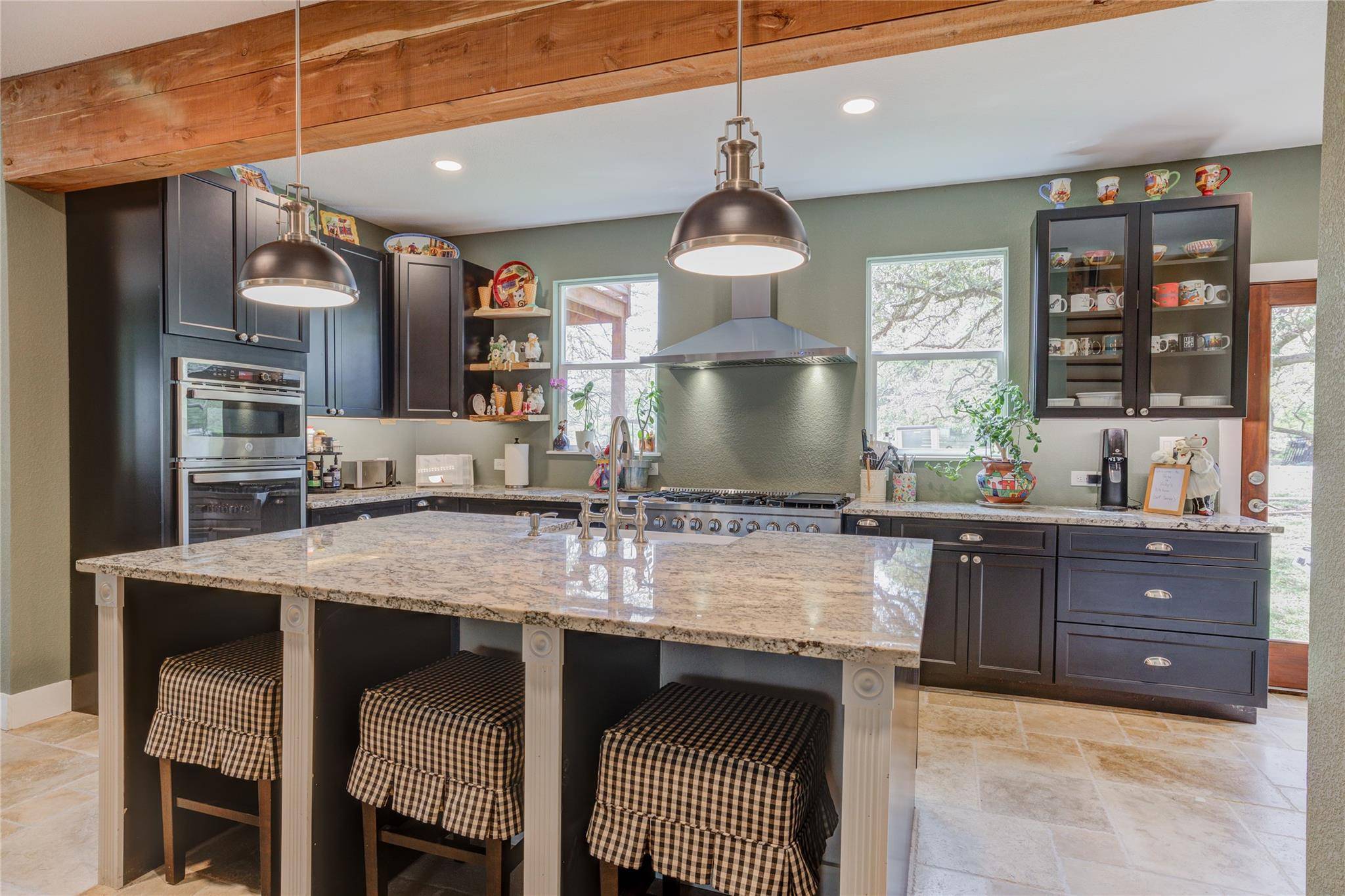 7917 Forest View DR, Austin, TX 78737
