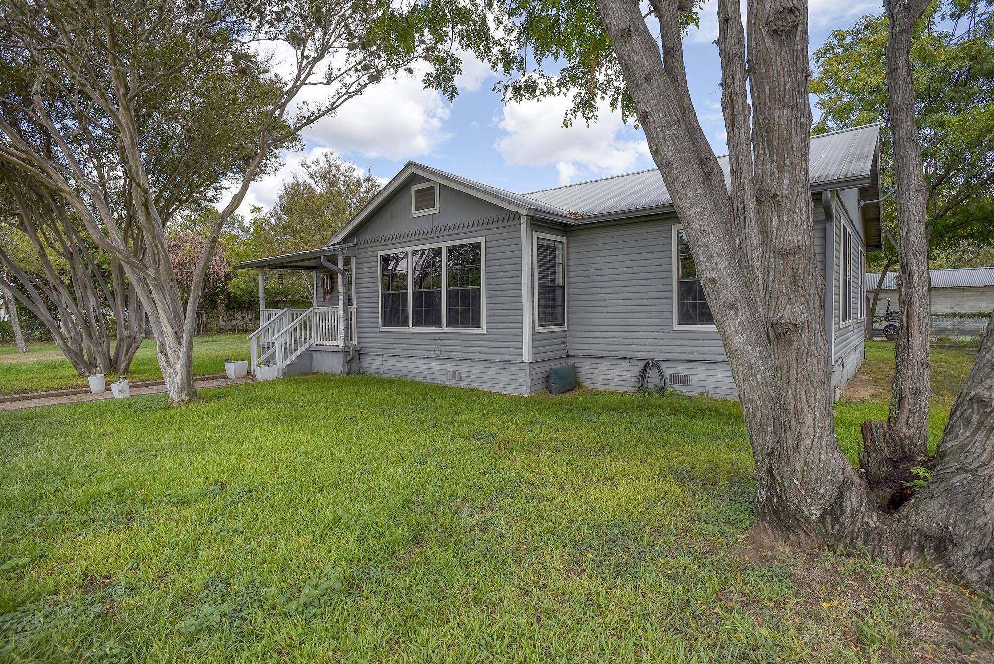 1401 Hill ST, Bastrop, TX 78602