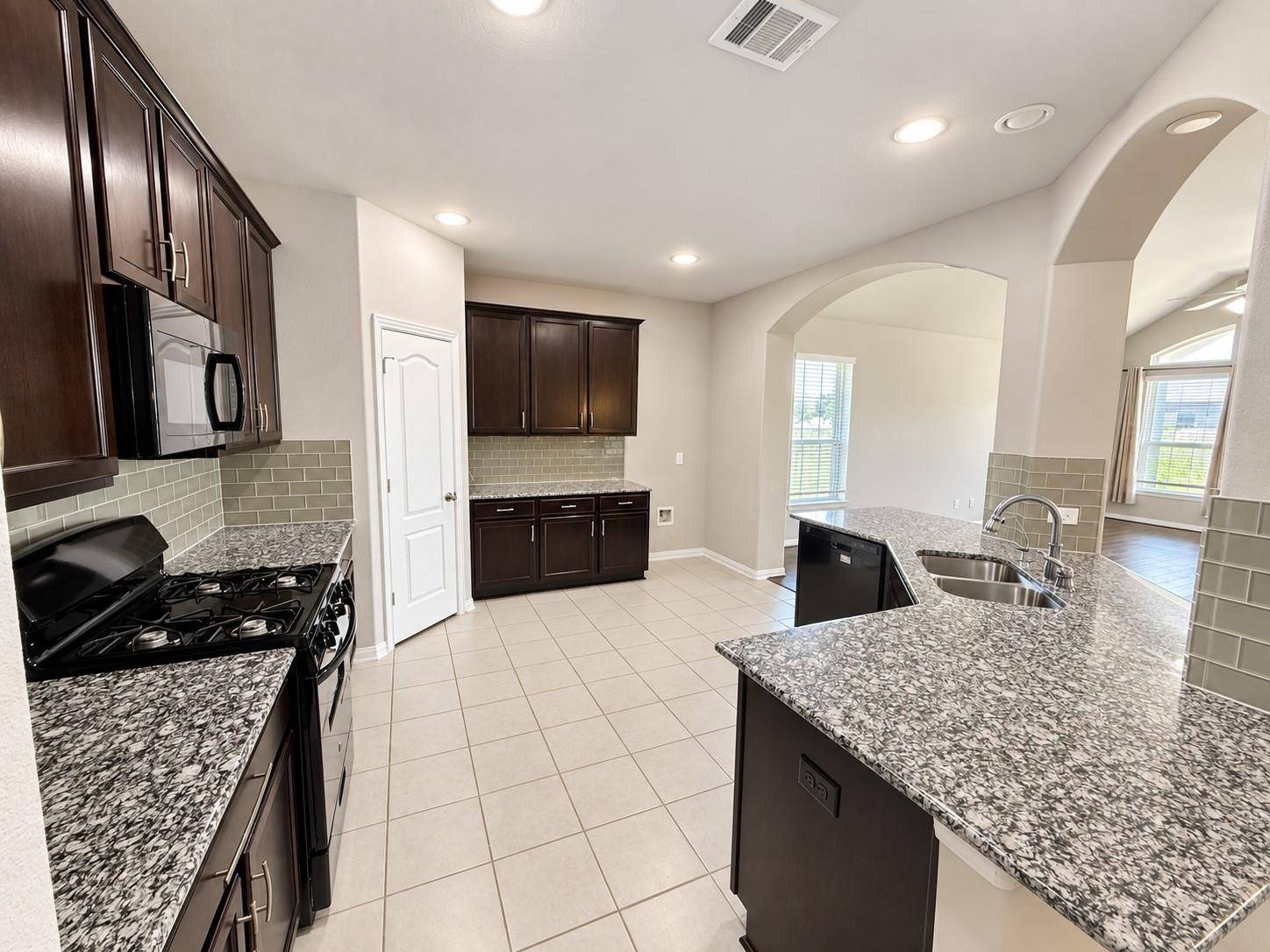 6050 Malta CIR, Round Rock, TX 78665