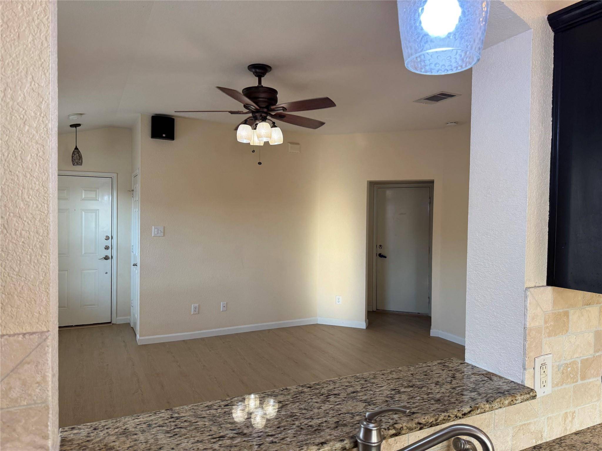 1015 Remington DR, Leander, TX 78641