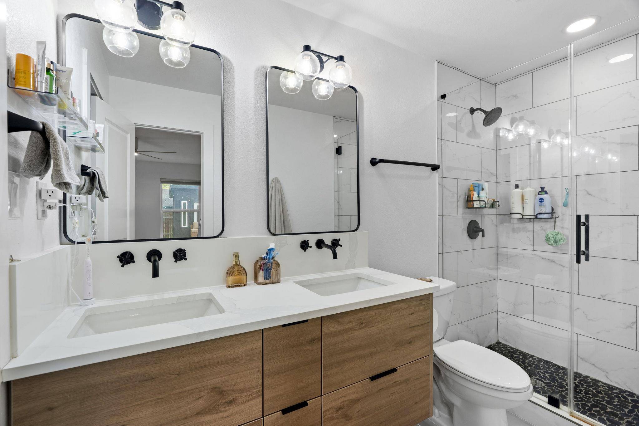 1111 Speer LN, Austin, TX 78745