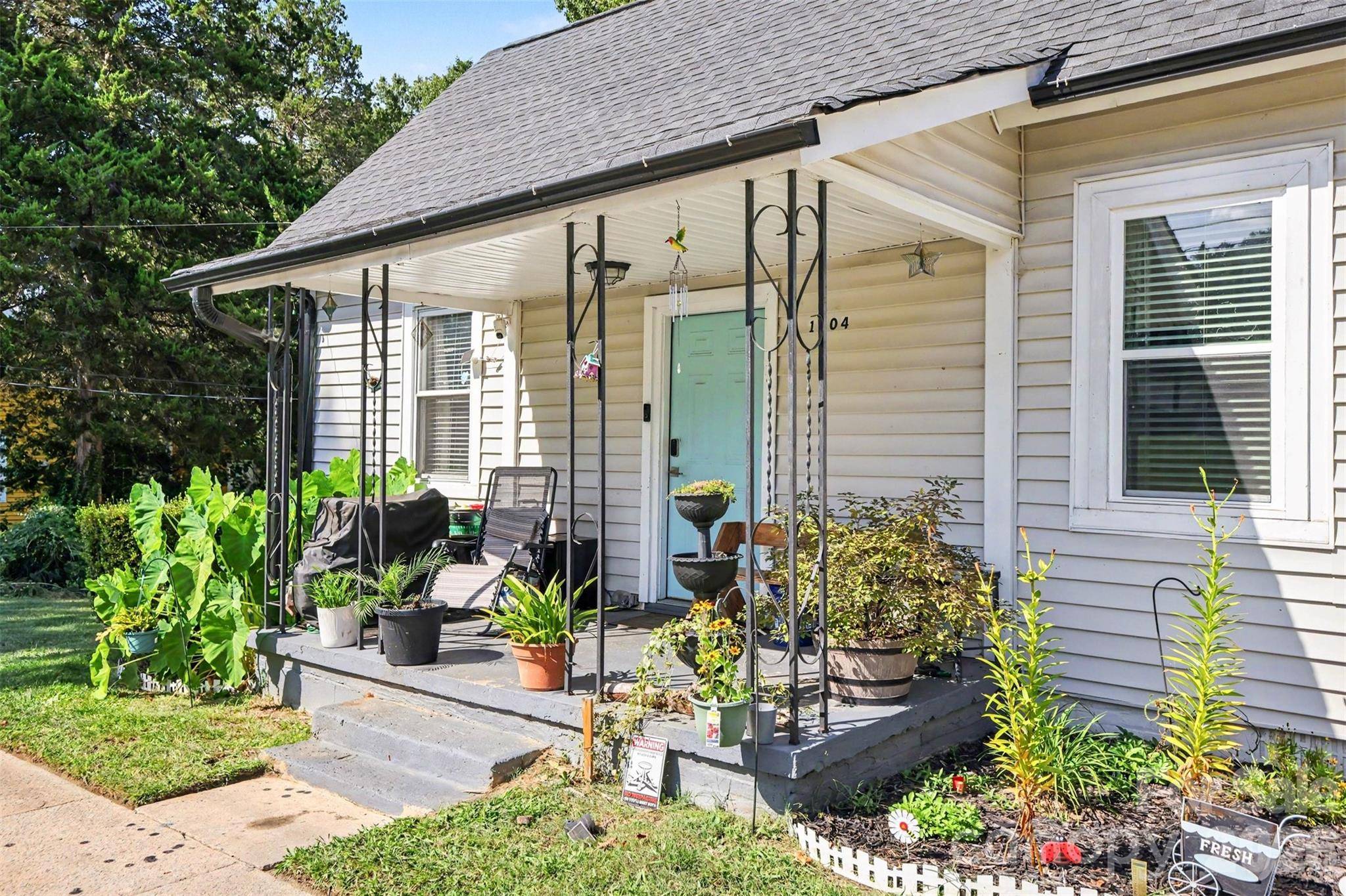 1104 W 7th AVE, Gastonia, NC 28052