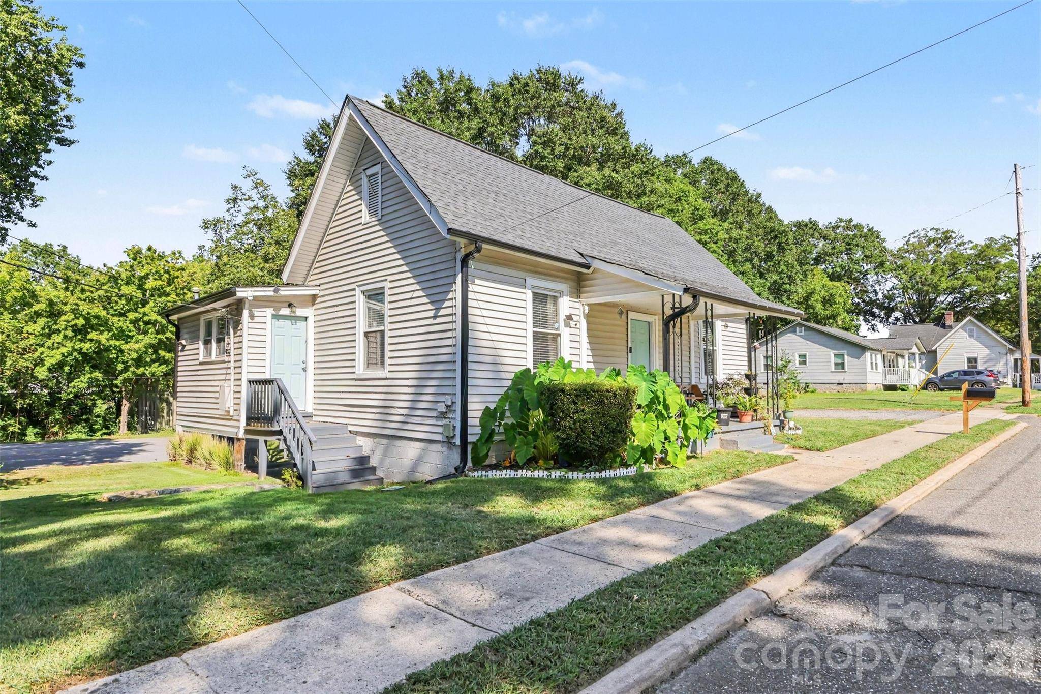 1104 W 7th AVE, Gastonia, NC 28052