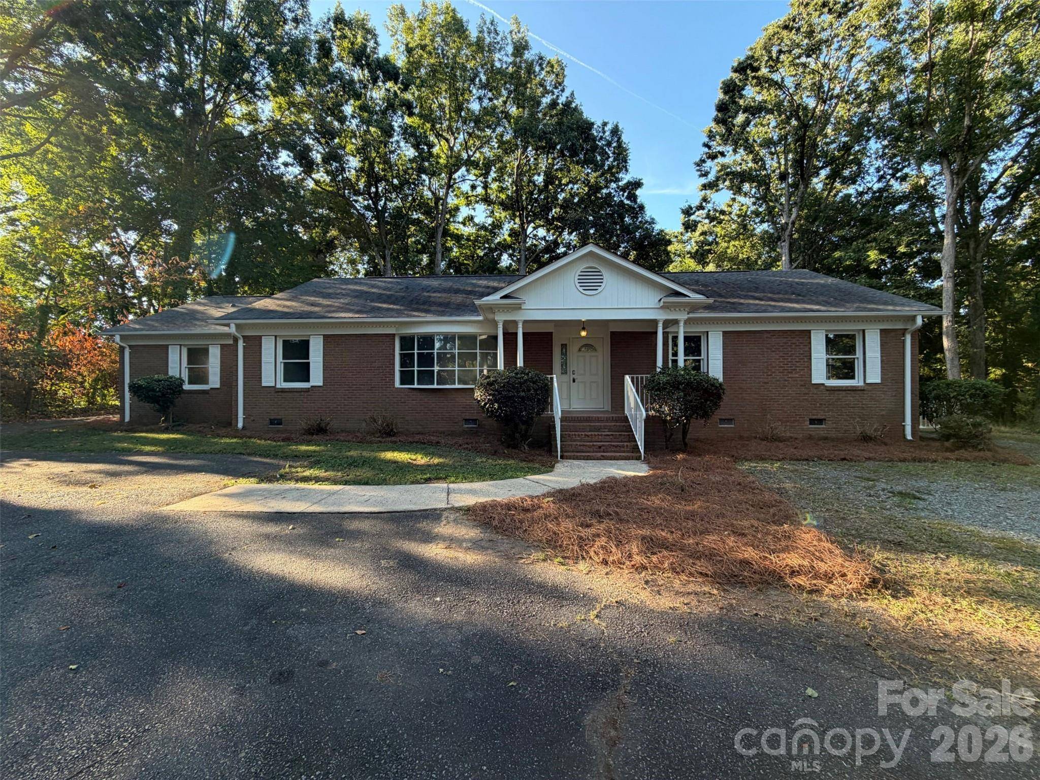1524 Mt Holly Huntersville RD, Charlotte, NC 28214