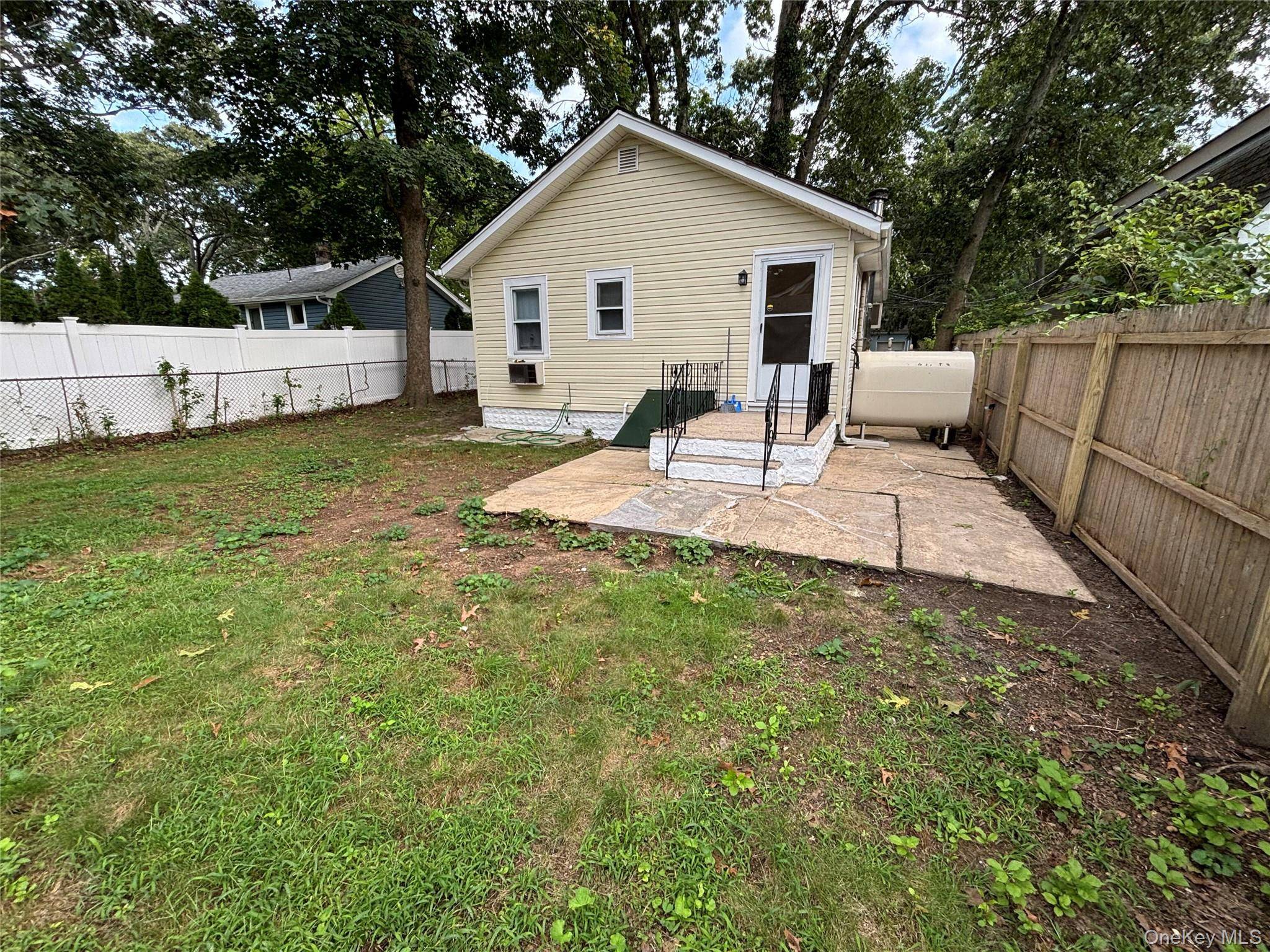 103 Maple ST, Lake Grove, NY 11755