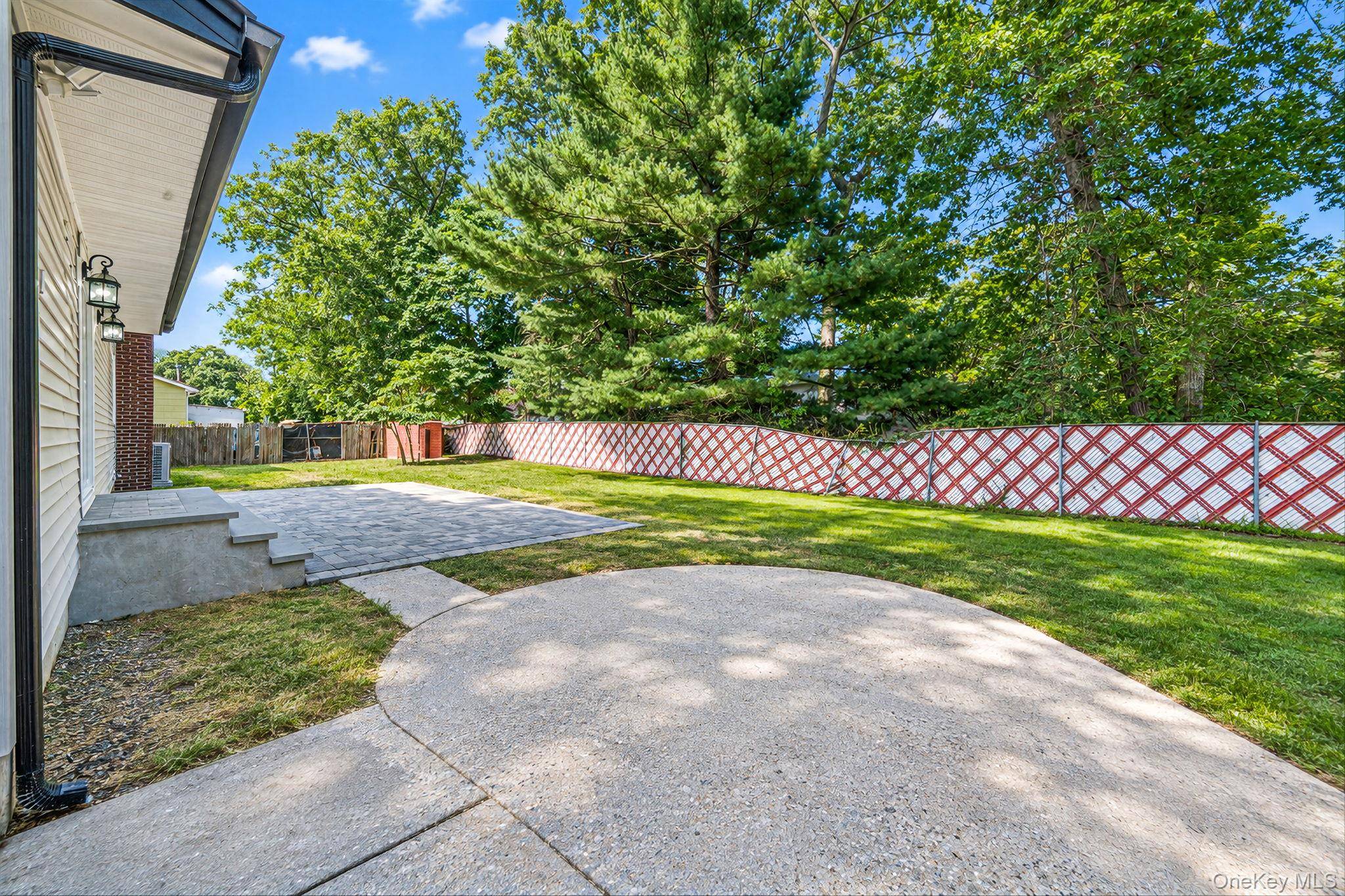 93 Putnam AVE, West Babylon, NY 11704