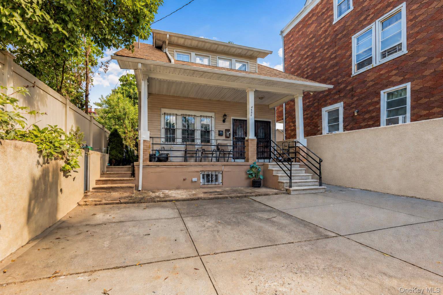 4558 Richardson AVE, Bronx, NY 10470