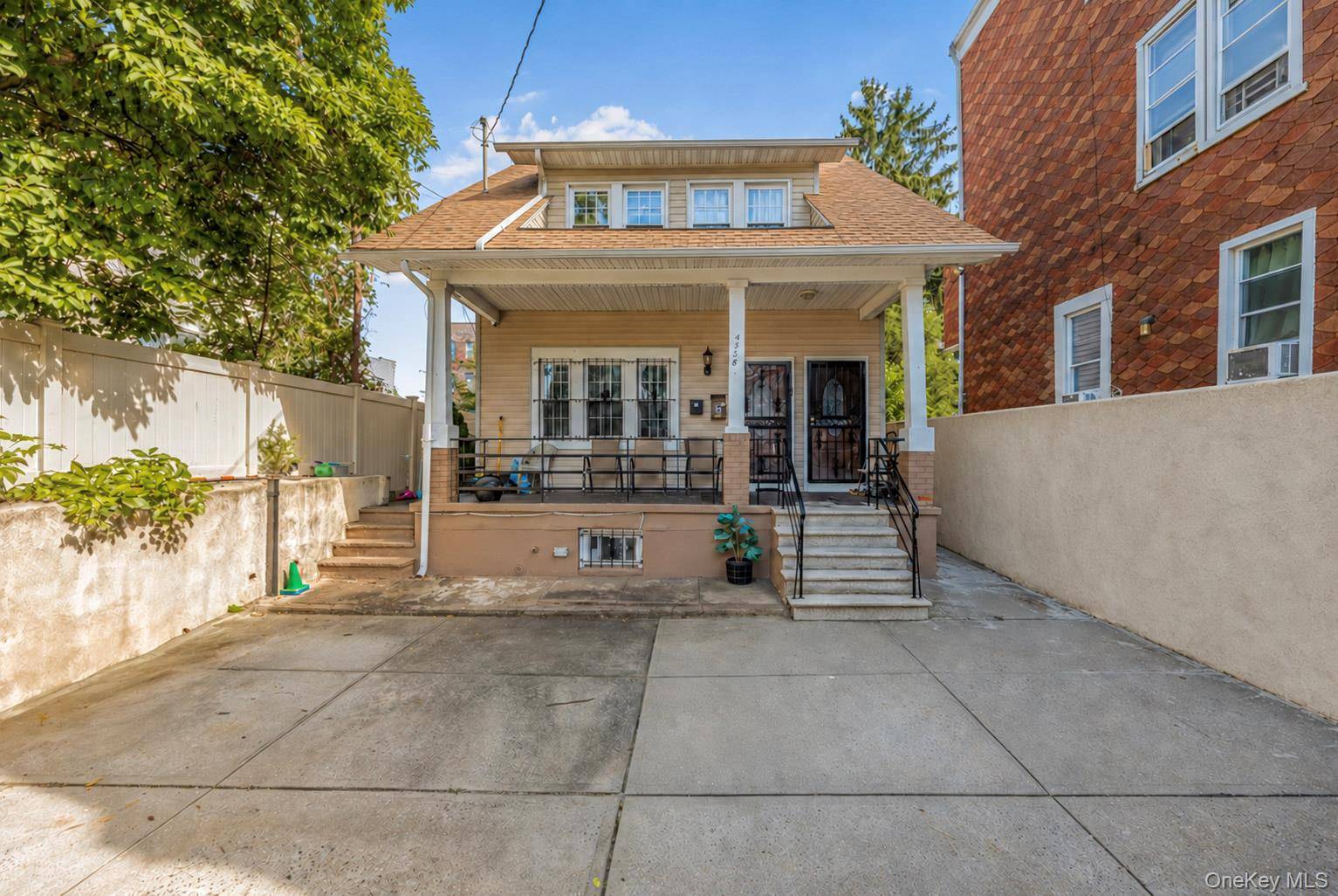 4558 Richardson AVE, Bronx, NY 10470