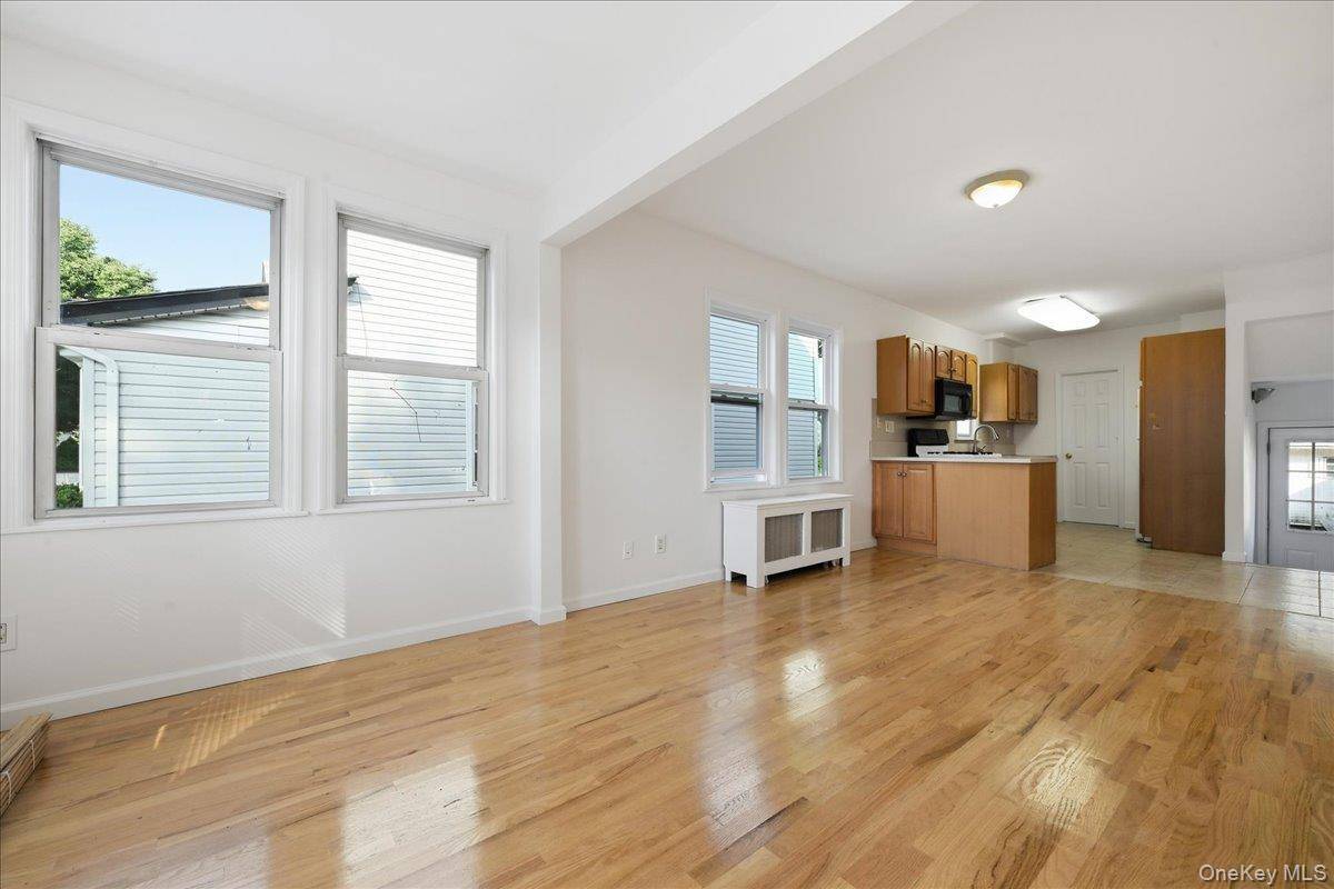 22237 Edmore AVE, Queens Village, NY 11428