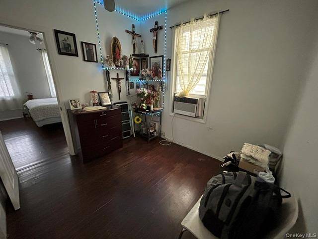5316 Haspel ST, Elmhurst, NY 11373