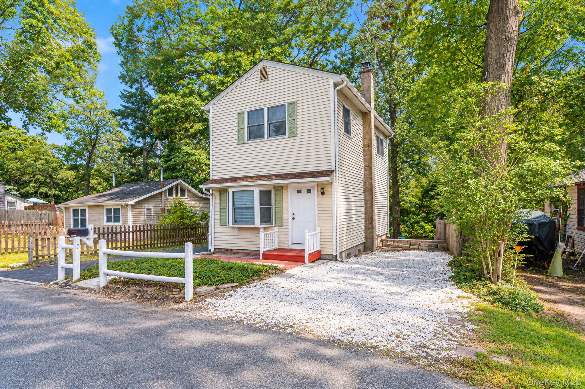 123 Denton ST, Patchogue, NY 11772
