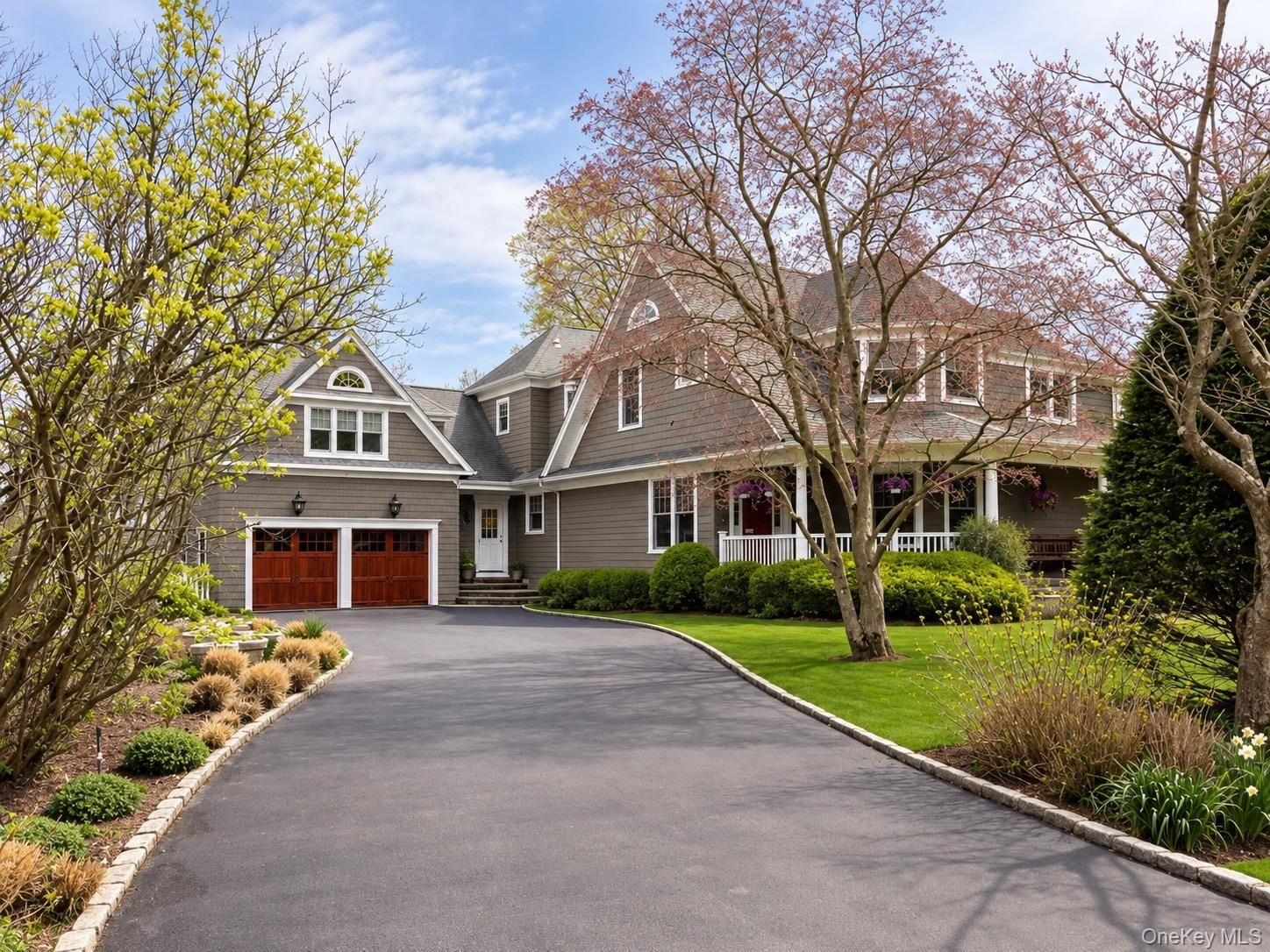 16 Middle DR, Manhasset, NY 11030