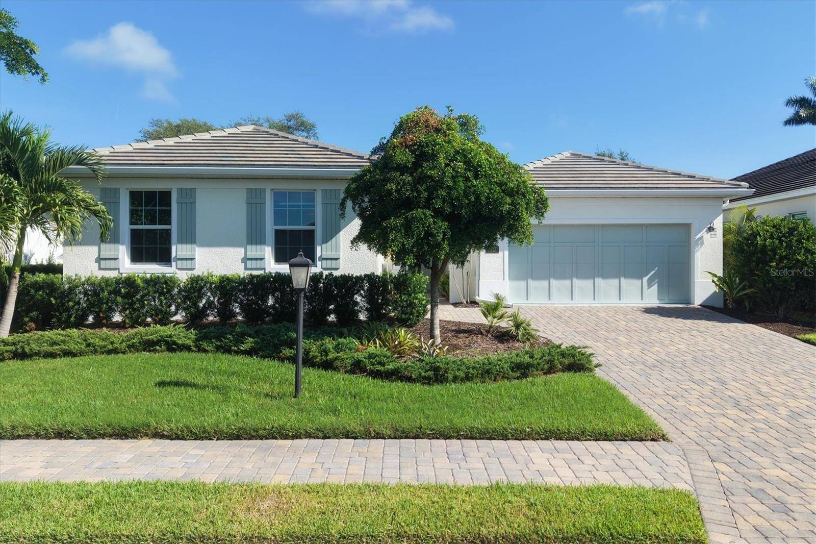 7717 SANDHILL LAKE DR, Sarasota, FL 34241
