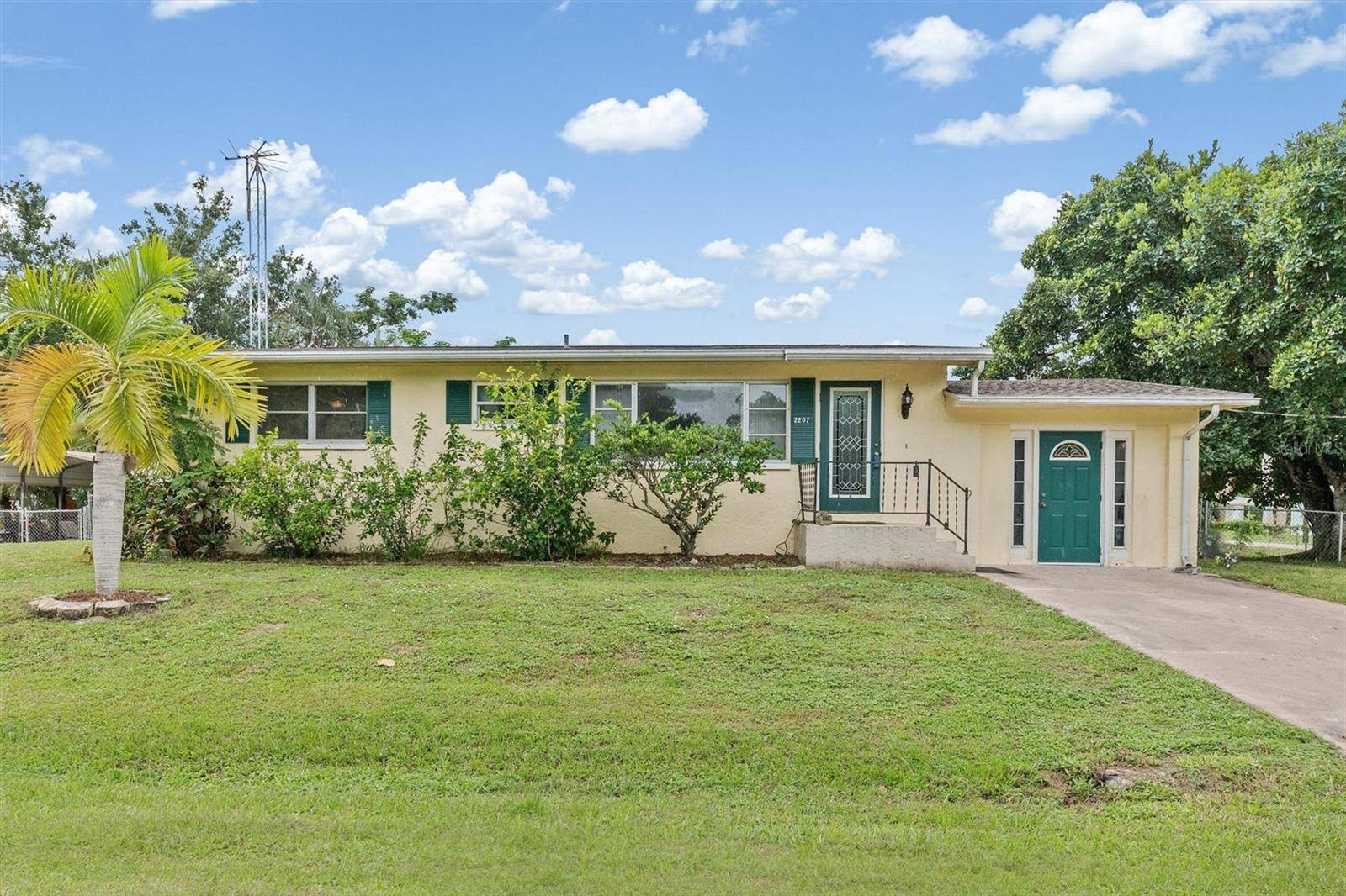 2205 DIXIE AVE, Punta Gorda, FL 33950