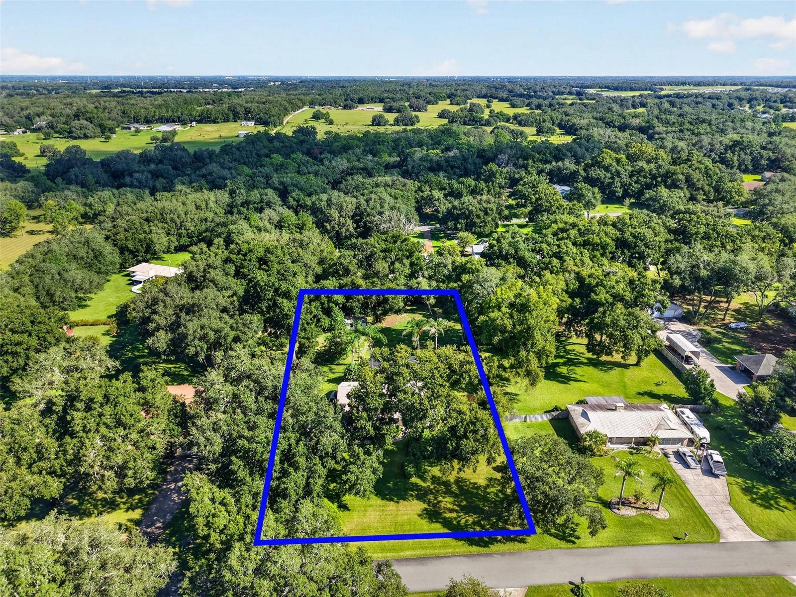 1039 LINDA GLEN AVE, Fruitland Park, FL 34731