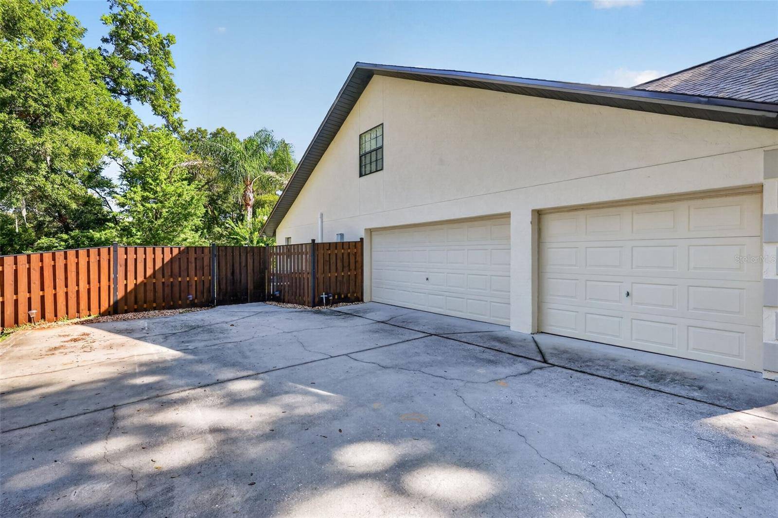 1039 LINDA GLEN AVE, Fruitland Park, FL 34731
