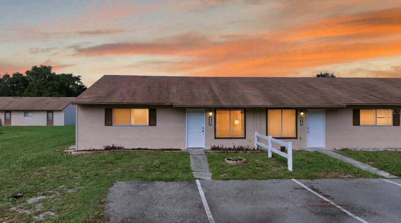 424 E ROSEWOOD LN #424, Tavares, FL 32778