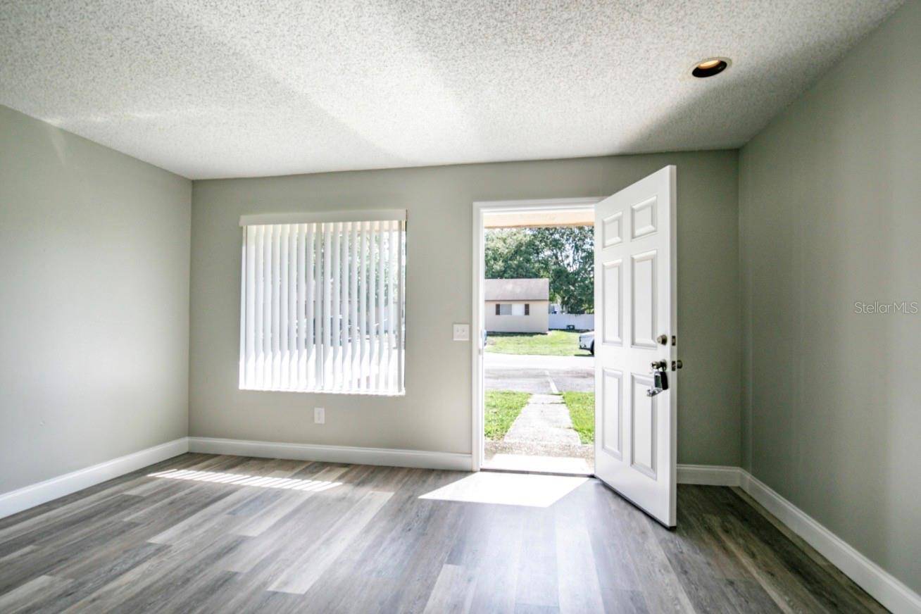 424 E ROSEWOOD LN #424, Tavares, FL 32778
