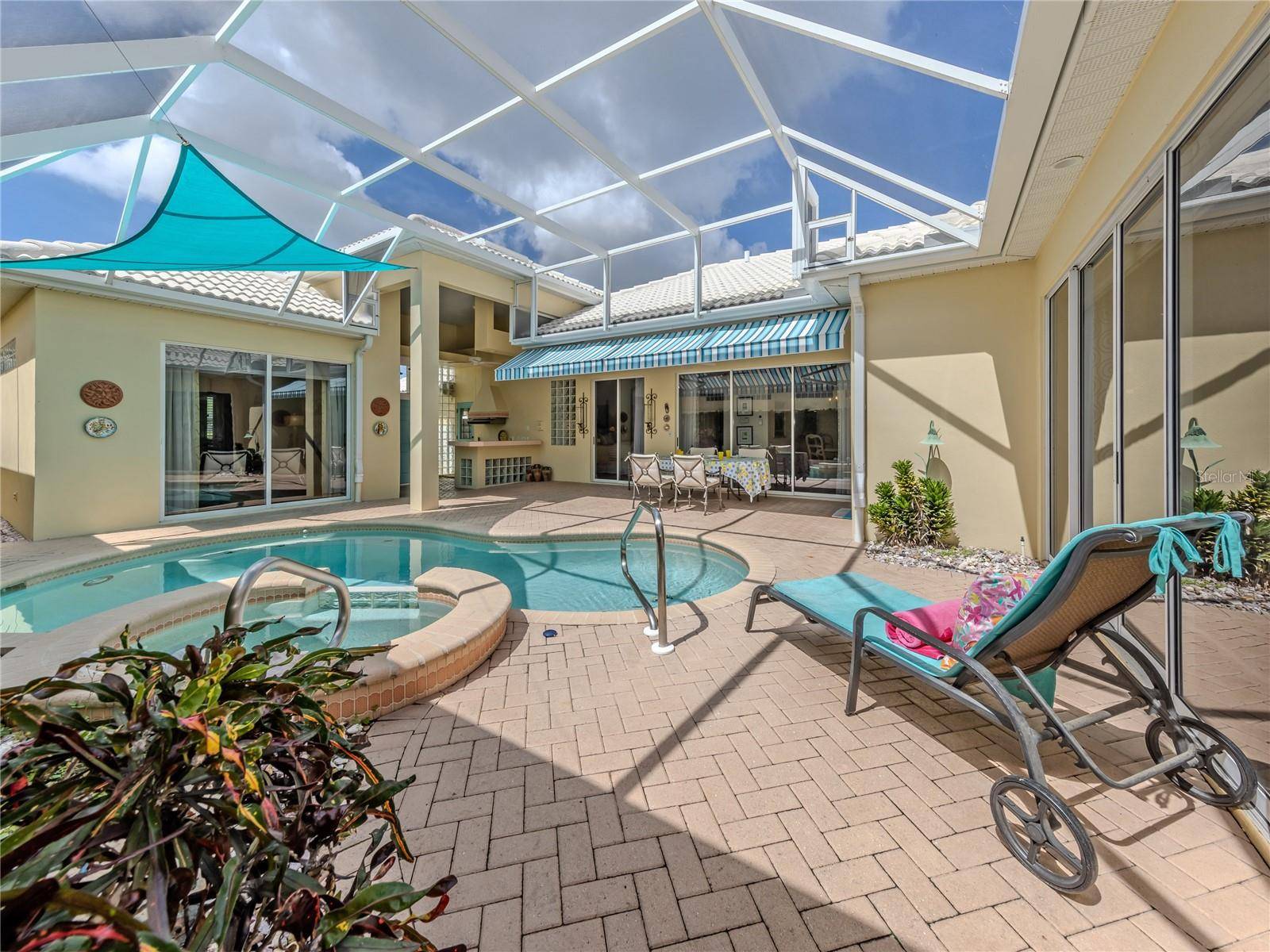 228 VESTAVIA DR, Venice, FL 34292